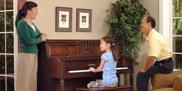 我不指望她成为音乐家，为什么还要花钱让她去学琴？1