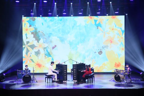 穆利尔钢琴助力“2019点亮中国”全国青少年儿童春节联欢晚会2